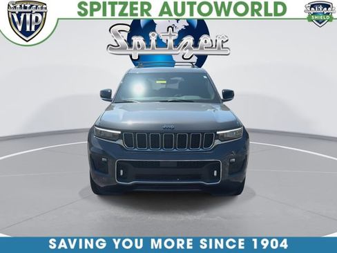 Used 2023 Jeep Grand Cherokee Overland w/ Luxury Tech Group IV AWD/4WD image 3