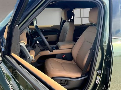 New 2026 Land Rover Defender 110 X-Dynamic SE AWD/4WD image 9
