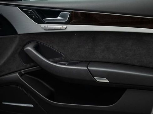 Used 2014 Audi A8 3.0T w/ Premium Package image 32