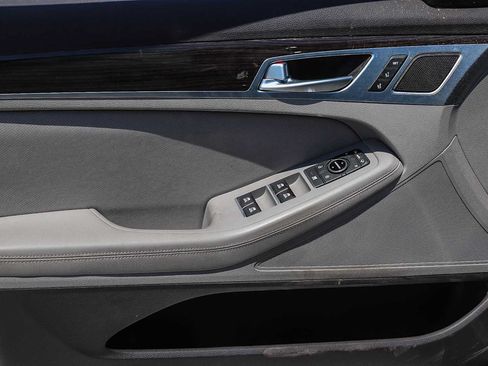 Used 2018 Genesis G80 3.8 RWD image 13