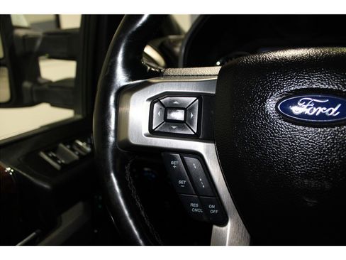 Used 2017 Ford F150 Platinum w/ Equipment Group 701A Luxury image 28