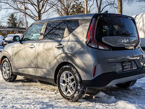 Certified 2023 Kia Soul S image 4