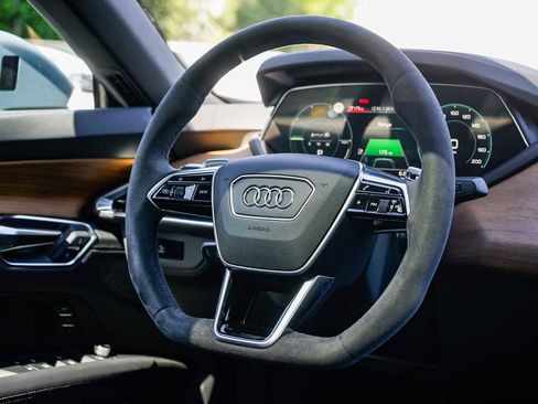 Used 2023 Audi e-tron GT Premium Plus image 15