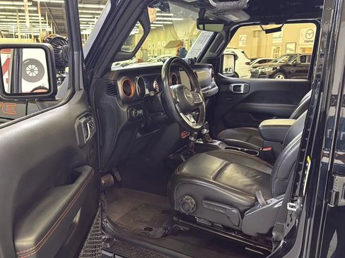 Used 2022 Jeep Gladiator Mojave w/ Cold Weather Group image 16