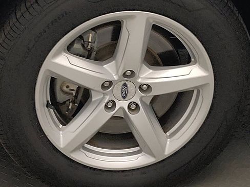 Used 2018 Ford Explorer XLT w/ Equipment Group 201A FWD image 31
