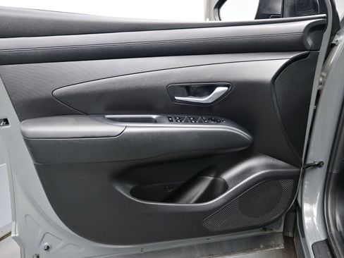 Certified 2026 Hyundai Tucson SE image 9