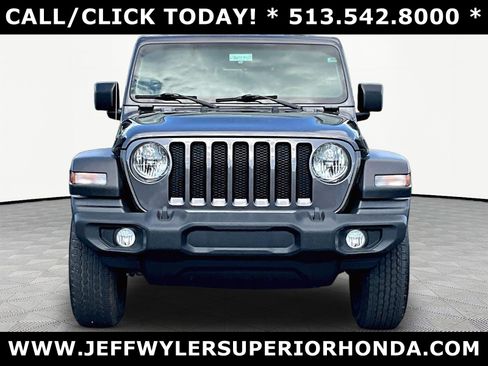 Used 2022 Jeep Wrangler Unlimited Sport AWD/4WD image 2