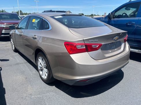 Used 2023 Chevrolet Malibu LT w/ Driver Confidence Package FWD image 4