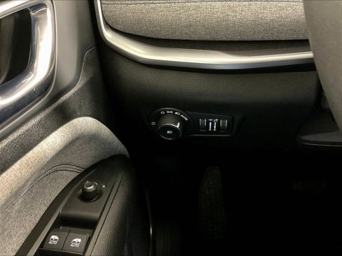 Used 2022 Jeep Compass Latitude FWD image 15