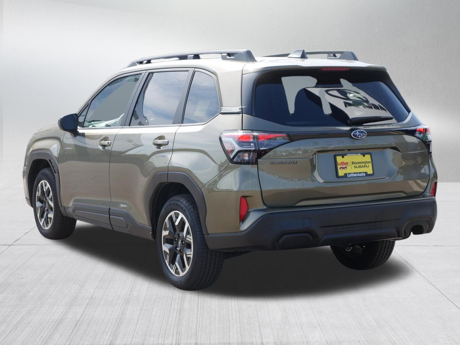 Used 2025 Subaru Forester Premium AWD/4WD image 5