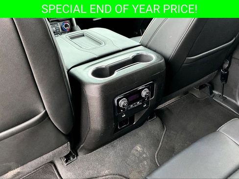 Used 2024 Chevrolet Suburban Premier image 10