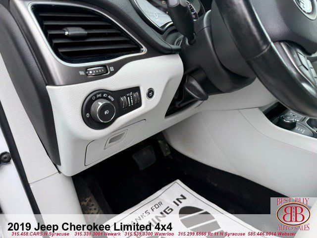 Used 2019 Jeep Cherokee Limited AWD/4WD image 17