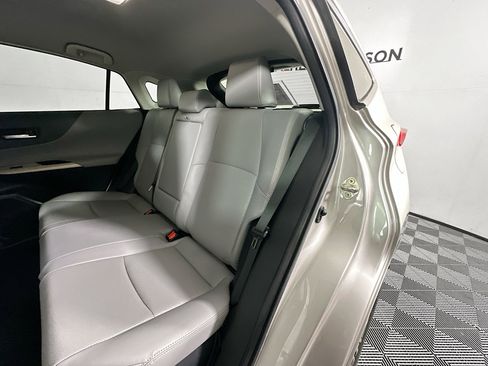Used 2023 Toyota Venza LE image 26