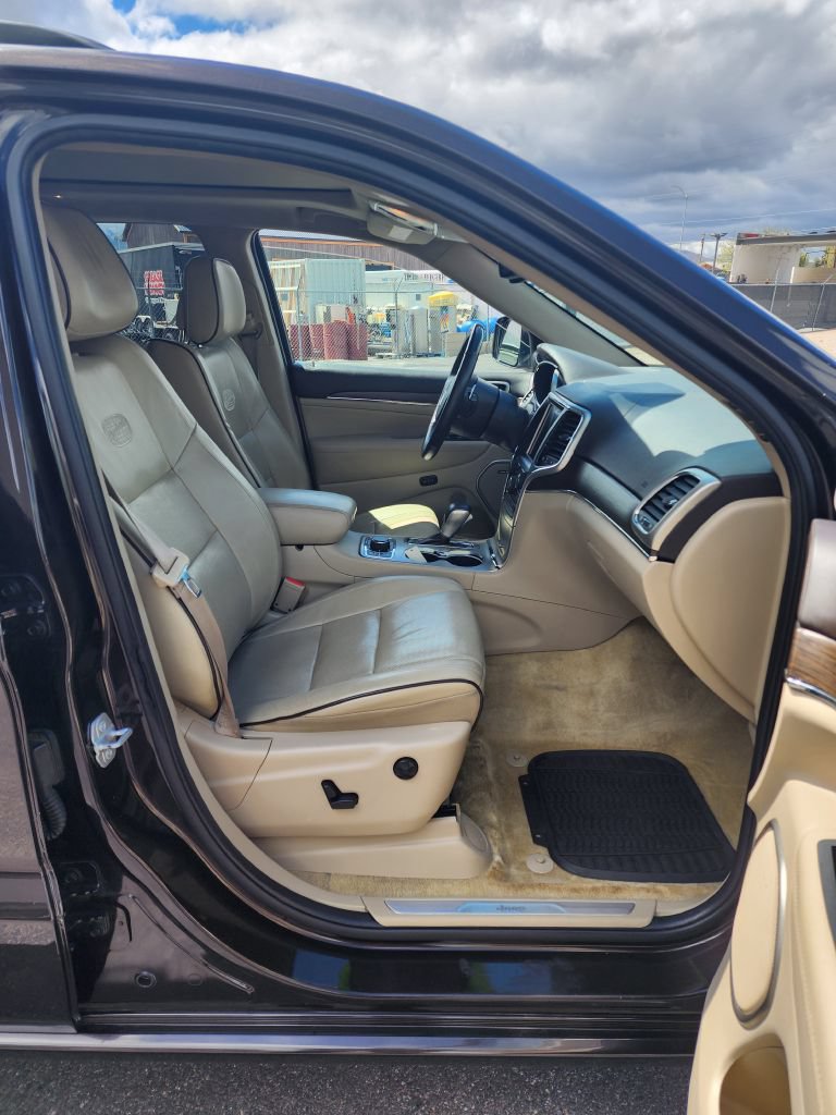 Used 2016 Jeep Grand Cherokee Overland w/ Advanced Technology Group AWD/4WD image 7