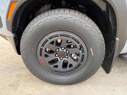 New 2026 Nissan Frontier Pro-X RWD image 10
