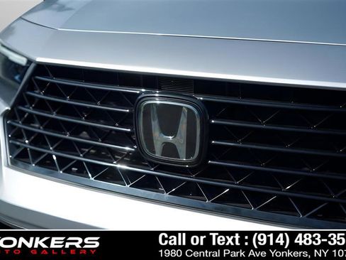 Used 2023 Honda Accord Touring image 16