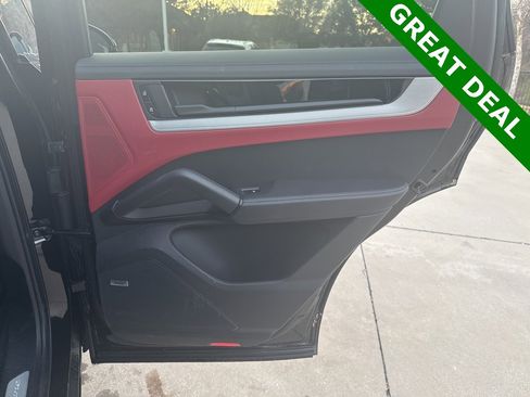 Used 2024 Porsche Cayenne Coupe image 15