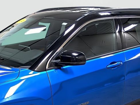 Used 2024 Jeep Compass Limited image 8