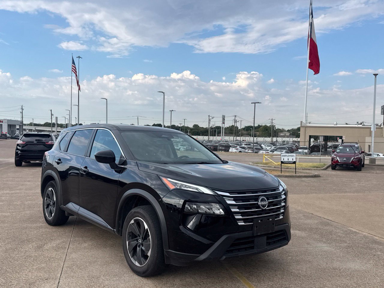 Certified 2025 Nissan Rogue SV FWD image 2