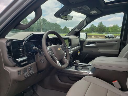 New 2026 Chevrolet Silverado 1500 LTZ w/ LTZ Premium Package AWD/4WD image 29
