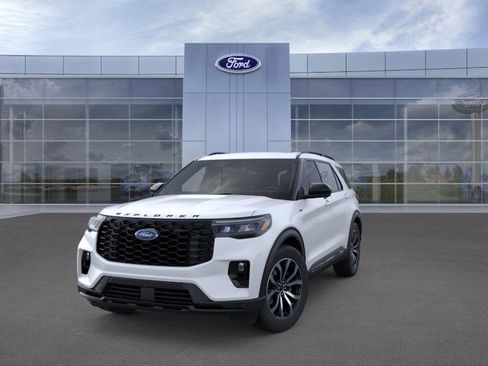 New 2026 Ford Explorer ST-Line image 2