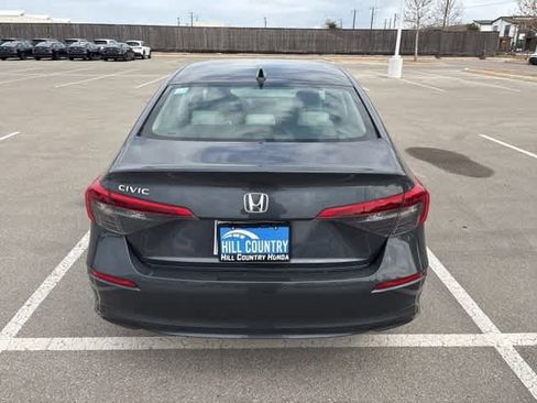 Used 2023 Honda Civic EX image 4