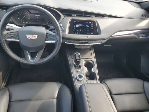 Used 2023 Cadillac XT4 Luxury w/ Cold Weather Package AWD/4WD image 28