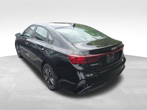 Used 2024 Kia Forte LXS FWD image 3