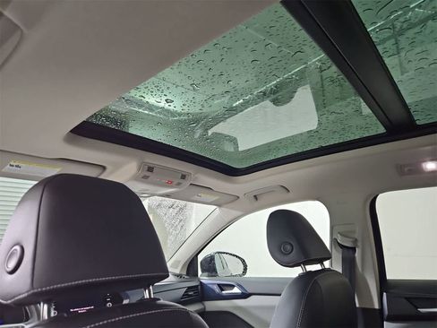 Certified 2023 Volkswagen Taos SE image 22