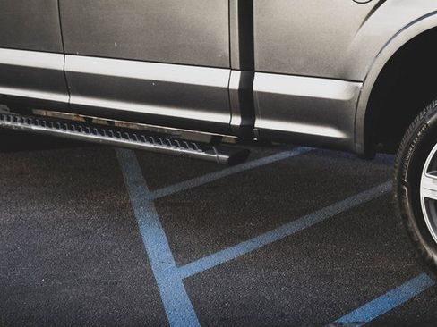 Used 2018 Ford F150 XLT w/ Equipment Group 302A Luxury image 6