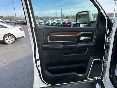 Used 2024 RAM 2500 Laramie AWD/4WD image 24