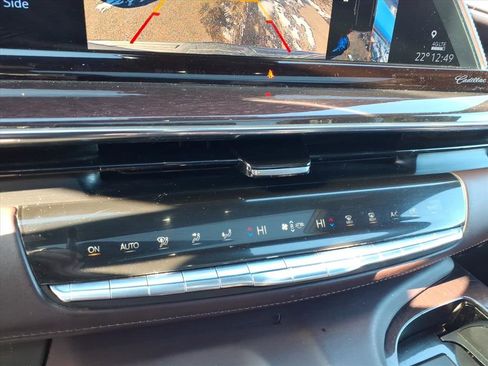 Used 2021 Cadillac Escalade ESV Sport Platinum image 33