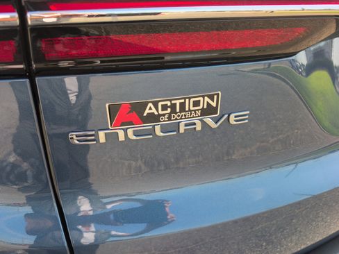 Used 2025 Buick Enclave Preferred FWD image 4