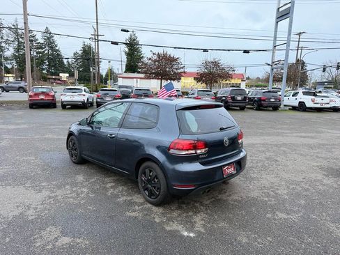 Used 2010 Volkswagen Golf 2-Door image 9