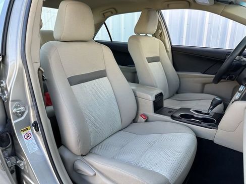 Used 2014 Toyota Camry LE FWD image 27