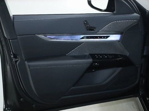 Certified 2025 BMW i7 xDrive60 image 17