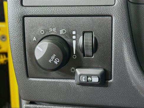 Used 2010 Dodge Challenger R/T RWD image 16