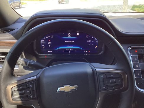 Used 2023 Chevrolet Tahoe High Country AWD/4WD image 9