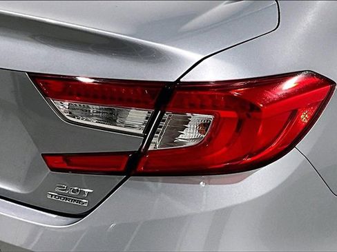 Used 2019 Honda Accord Touring image 24