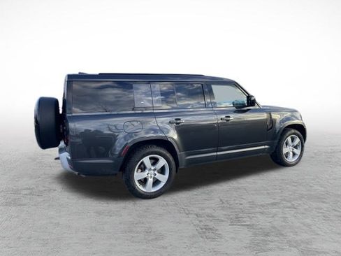 Used 2023 Land Rover Defender 130 First Edition image 7