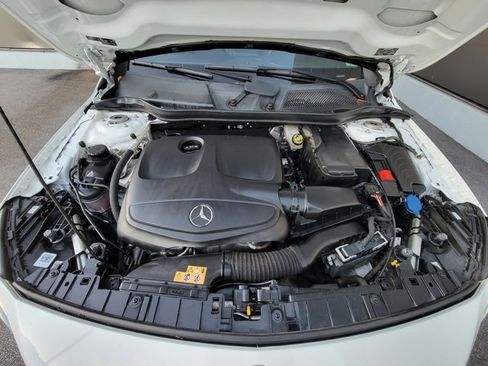 Used 2020 Mercedes-Benz GLA 250 4MATIC image 13