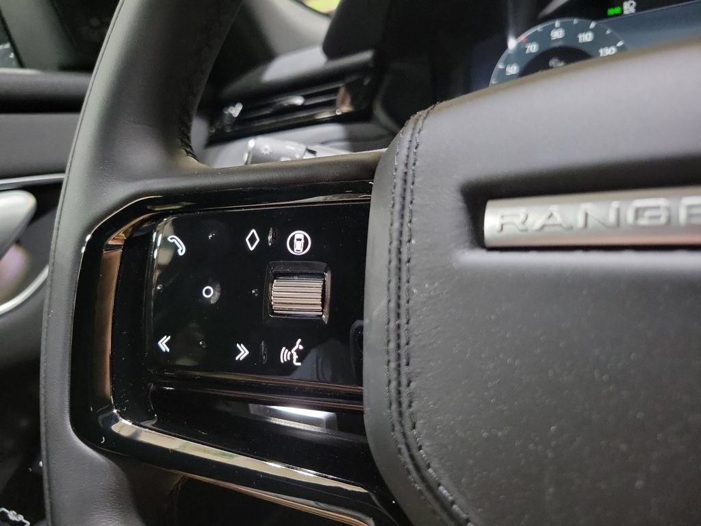 New 2026 Land Rover Range Rover Velar S AWD/4WD image 15