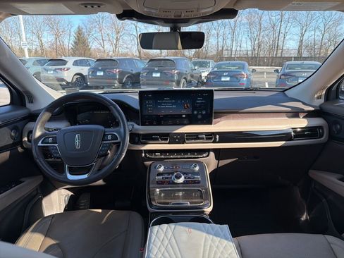 Used 2023 Lincoln Nautilus Reserve w/ Equipment Group 201A image 12