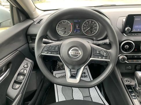 Used 2022 Nissan Sentra S FWD image 13