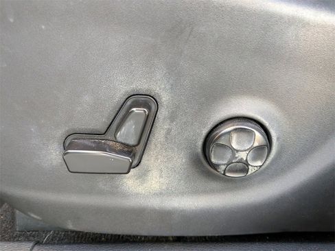 Used 2018 Jeep Cherokee Limited w/ Technology Group image 20