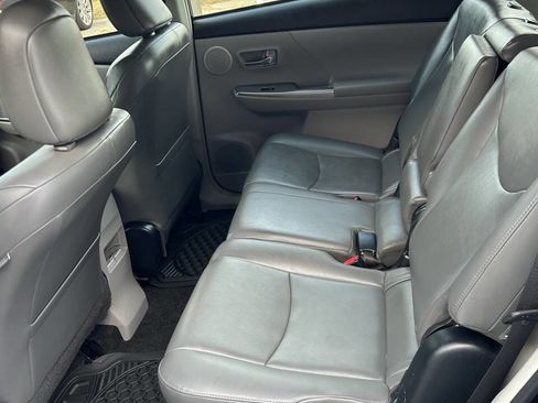 Used 2016 Toyota Prius V Five image 16