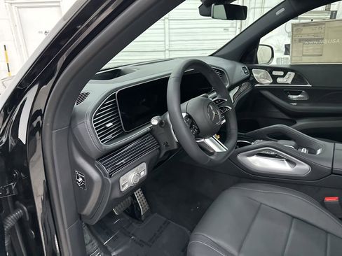 Used 2026 Mercedes-Benz GLS 450 4MATIC image 9