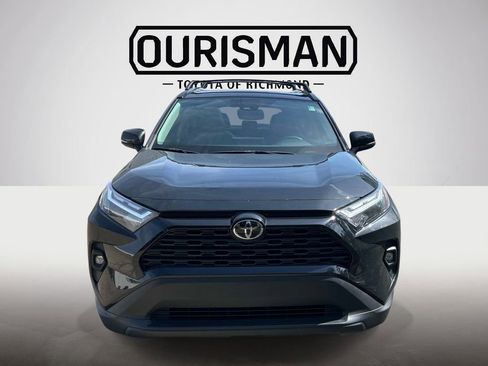 Used 2022 Toyota RAV4 XLE Premium image 8