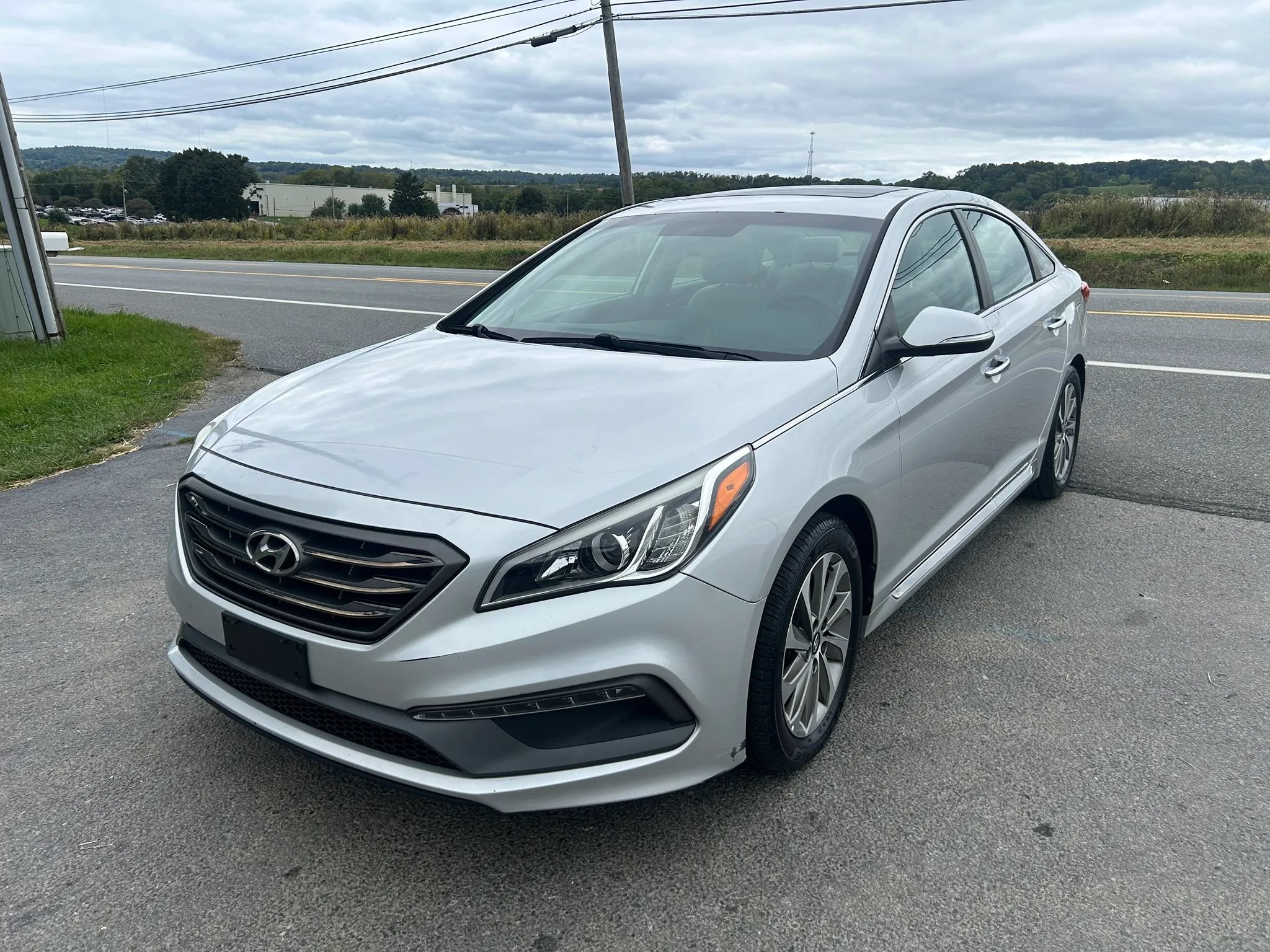 Used 2017 Hyundai Sonata Sport w/ Value Edition Package 02 FWD image 5