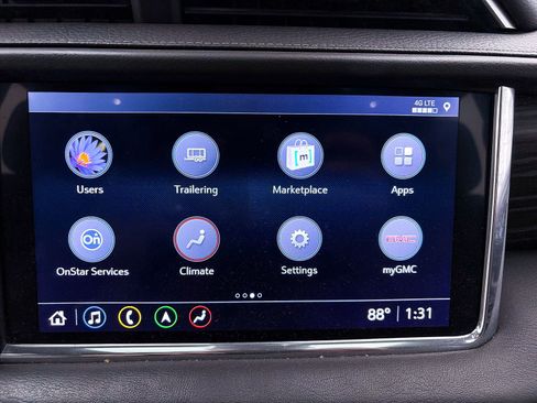 Used 2021 GMC Yukon XL Denali w/ Denali Premium Package image 26